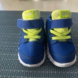 Nike Kids Sneakers in Blue and Neon Yellow